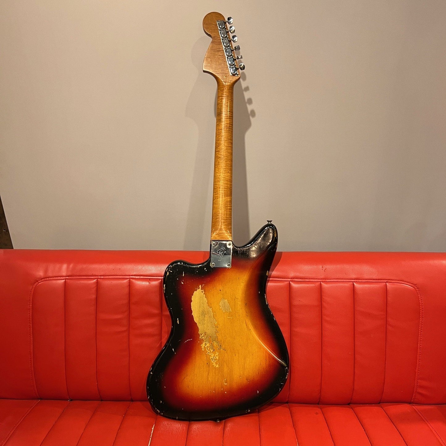 USED Fender / 1966 Neck/'64 Body Jaguar Sunburst [04]