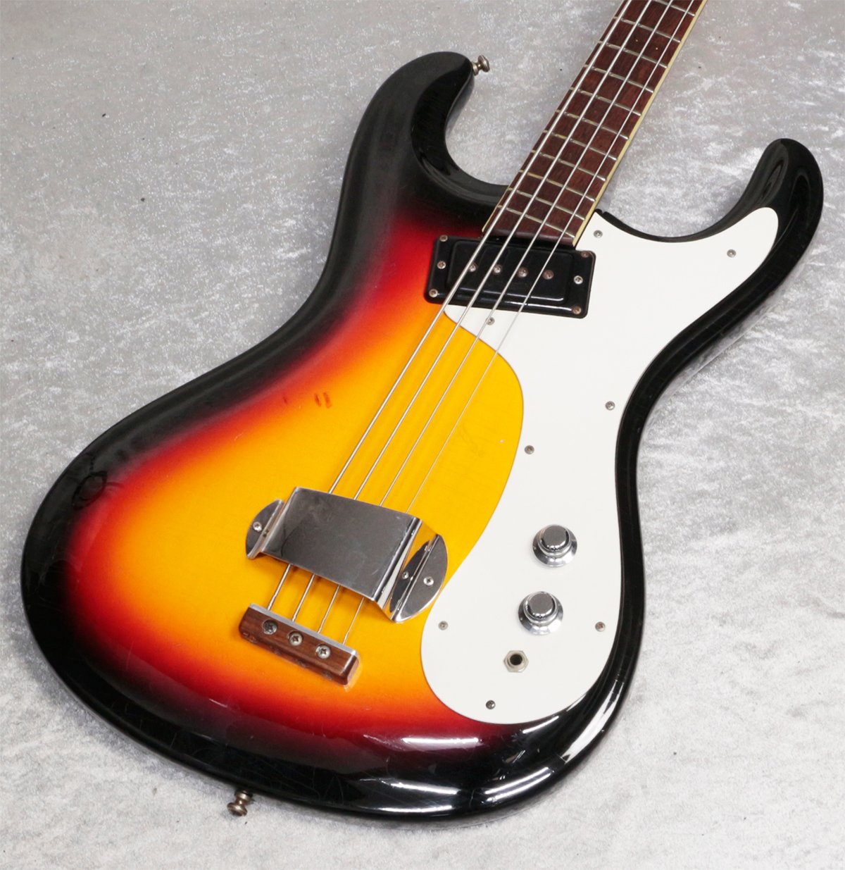 MOSRITE / The Ventures Bass 1965 – Ishibashi Music Corporation.