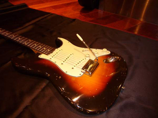 1960 Fender Stratocaster / 3 Tone Sunburst