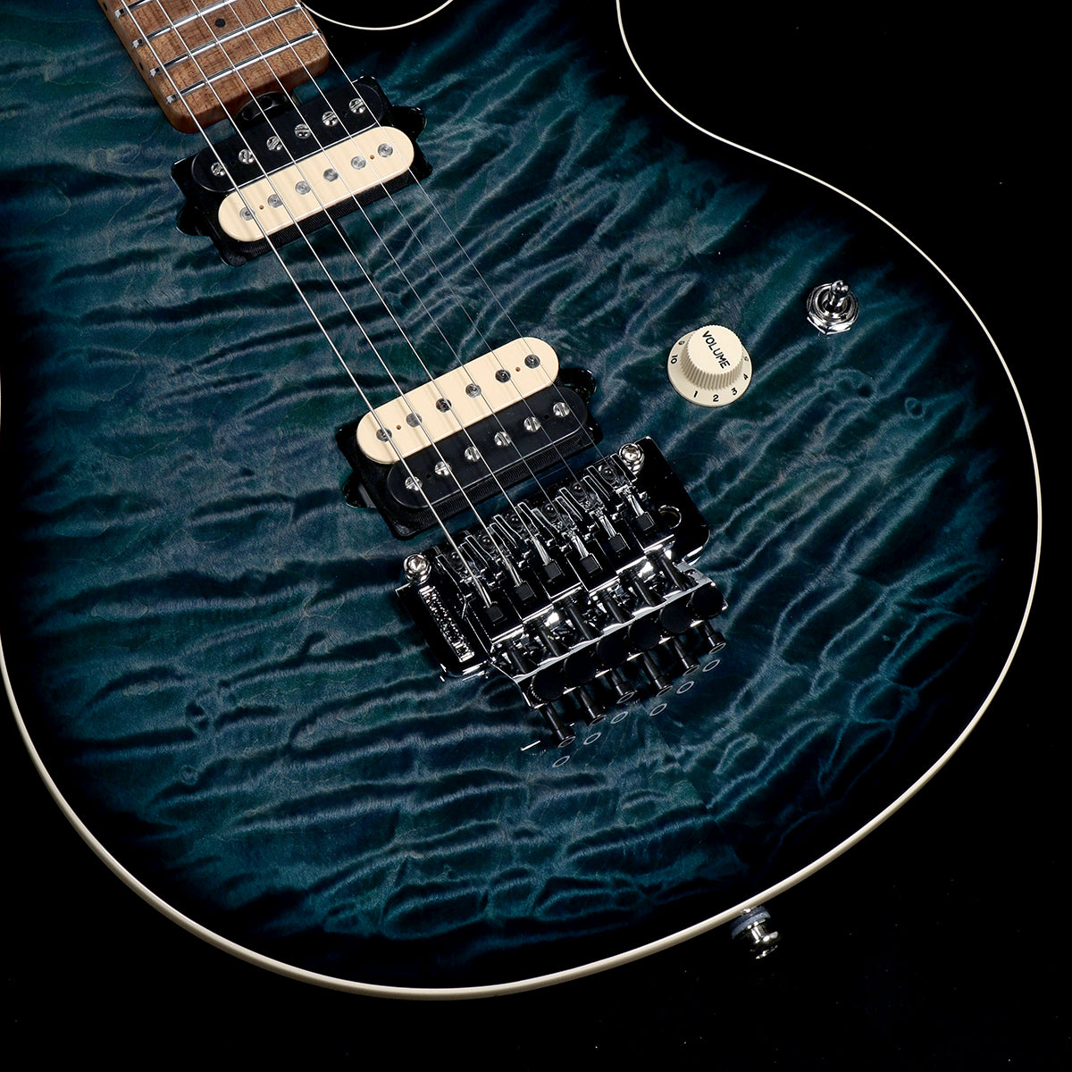 [SN H06086] MUSIC MAN / Axis Yucatan Blue Quilt Figured Roasted Maple Neck(Weight: 3.33kg) [05]