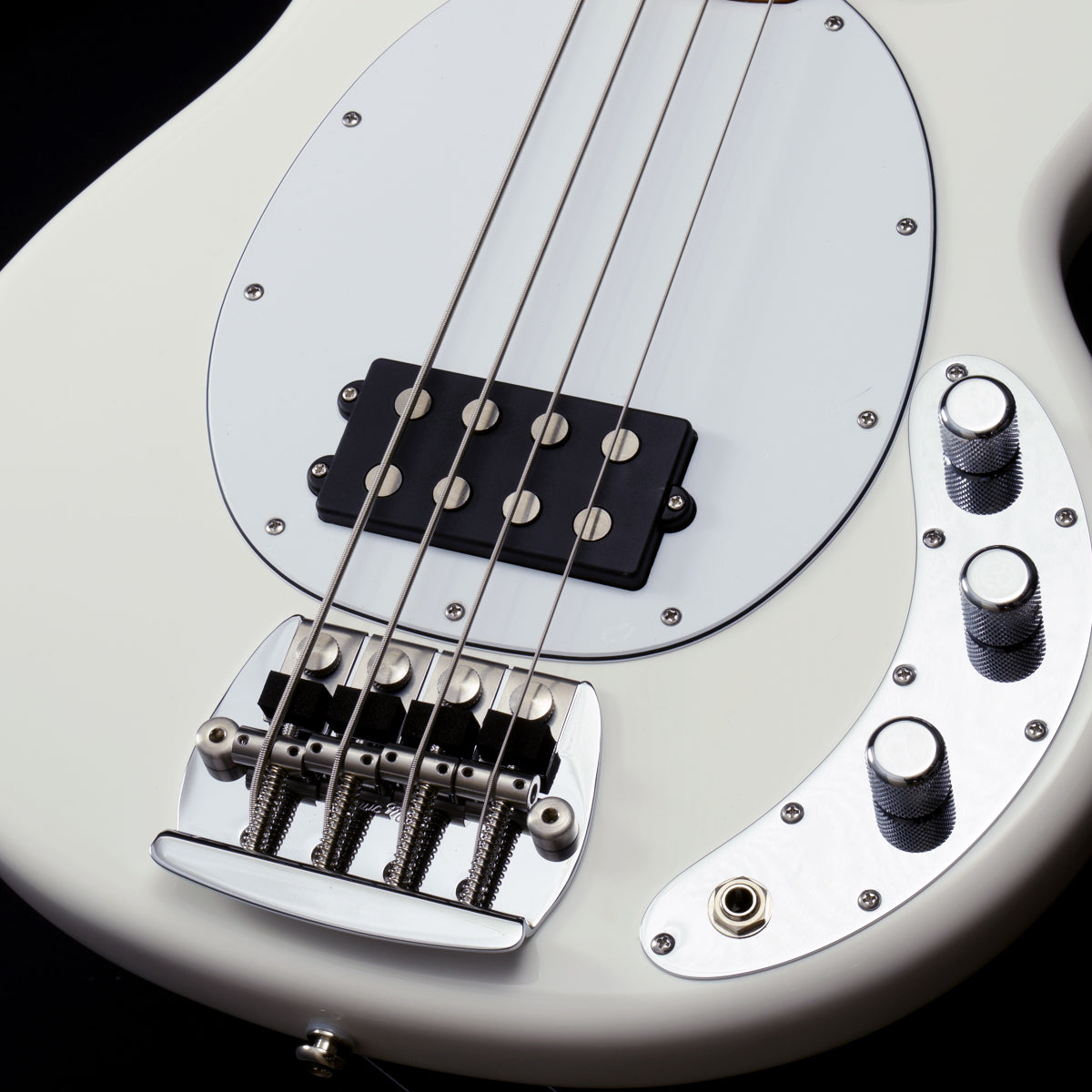 [SN CB00335] MUSIC MAN / Retro '70s StingRay Bass MM SR4 White [20]