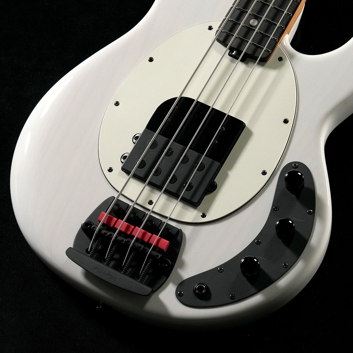 [SN B059356] MUSIC MAN / Tim Commerford Artist Series StingRay Passive Fight Night White(Weight:4.09kg) [05]