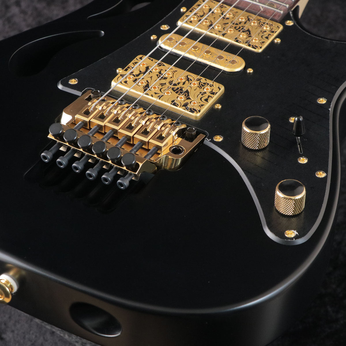 [SN F2516285] Ibanez / "Paradise in Art" Steve Vai signature PIA3761 Onyx Black Ibanez [03]