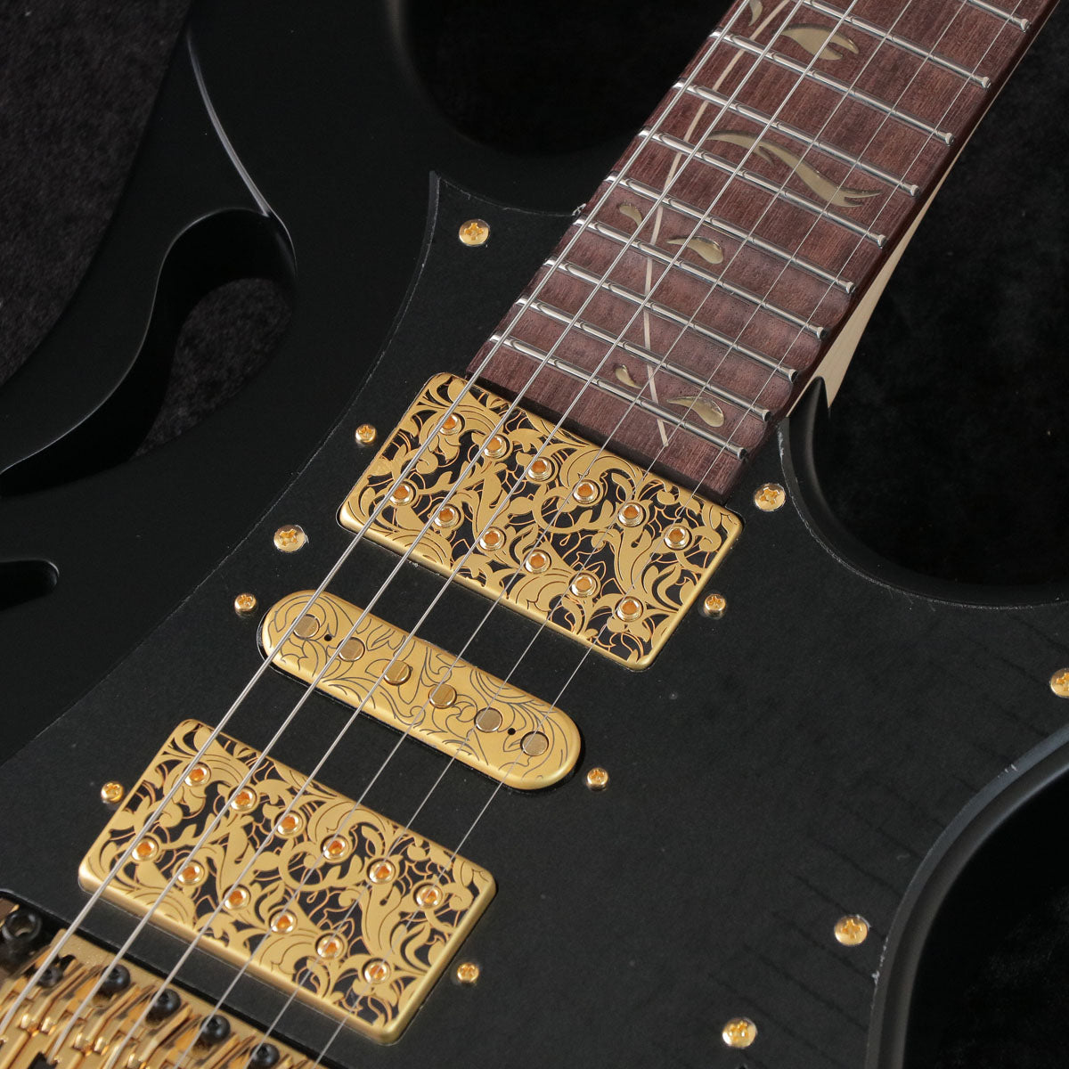 [SN F2516285] Ibanez / "Paradise in Art" Steve Vai signature PIA3761 Onyx Black Ibanez [03]