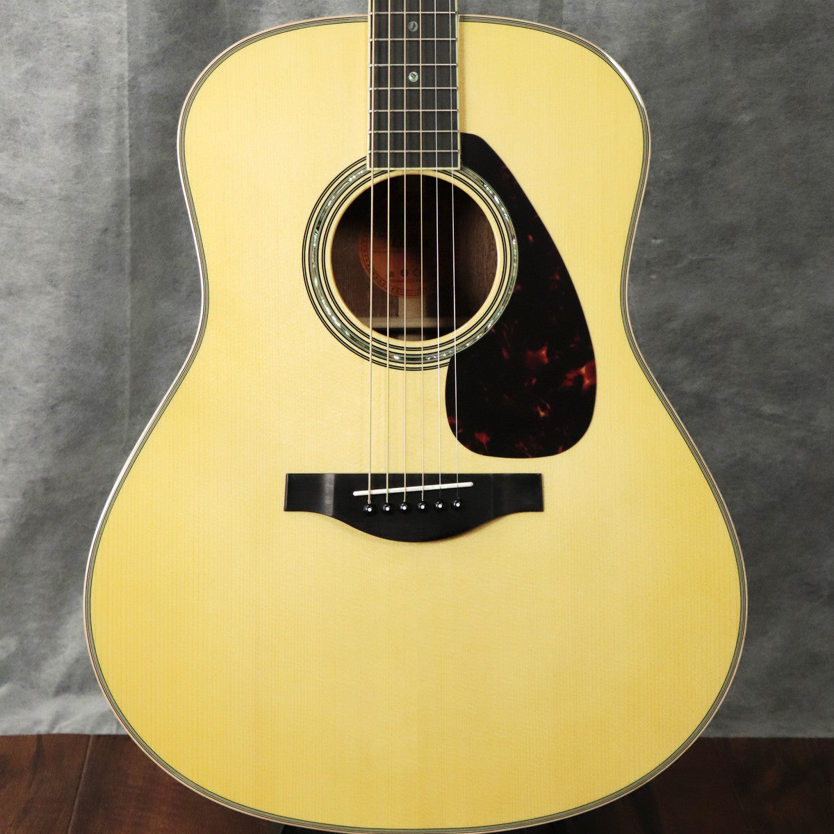 Acoustic guitar [Acoustic guitar/Electric acoustic guitar] – Page