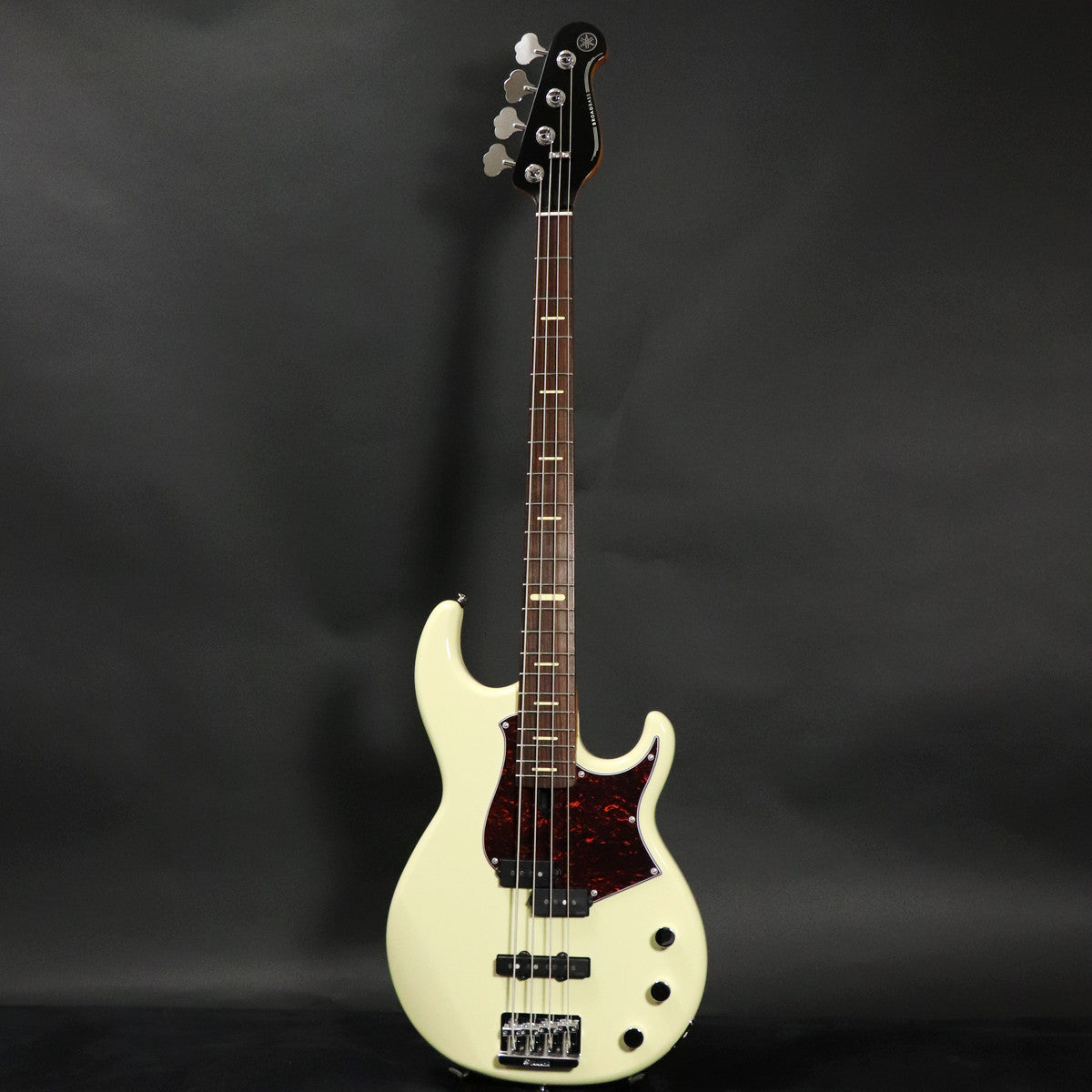 ★美品★ YAMAHA BBP34 Vintage White Yamaha BBP34 Vintage White 4-string Electric Bass Guitar