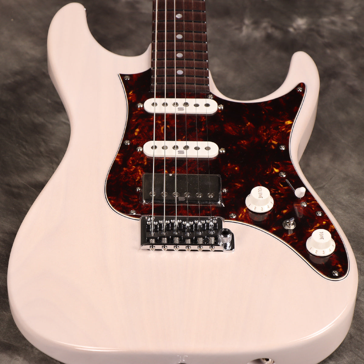 [SN F2503612] Ibanez / AZ Series AZ2204N-AWD Antique White Blonde Ibanez AZ-N Made in Japan [S/N F2503612]. [80]