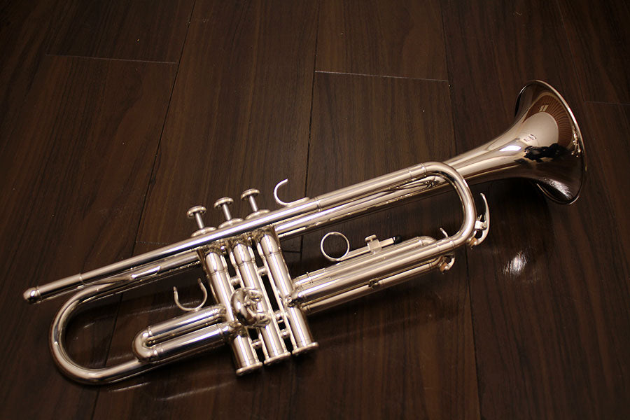 Trumpets [Wind Instruments › Trumpets] – Ishibashi Music Corporation.