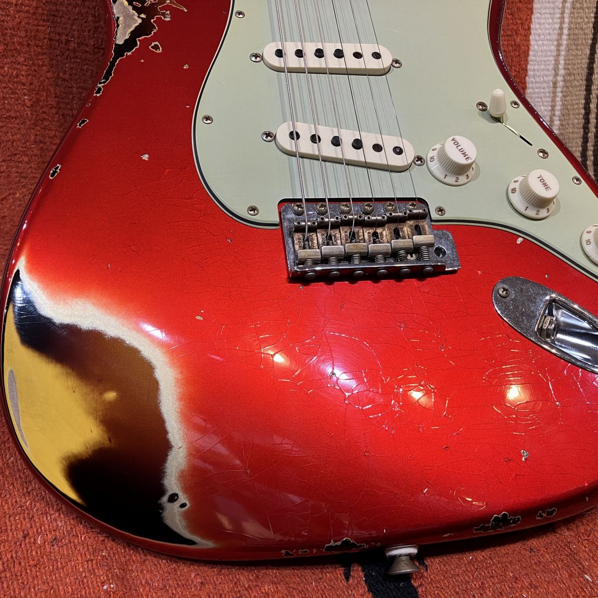 [SN CZ568582] USED Fender Custom Shop / LTD 1962 Stratocaster Heavy Relic Aged Candy Apple Red over 3Tone Sunburst [04]