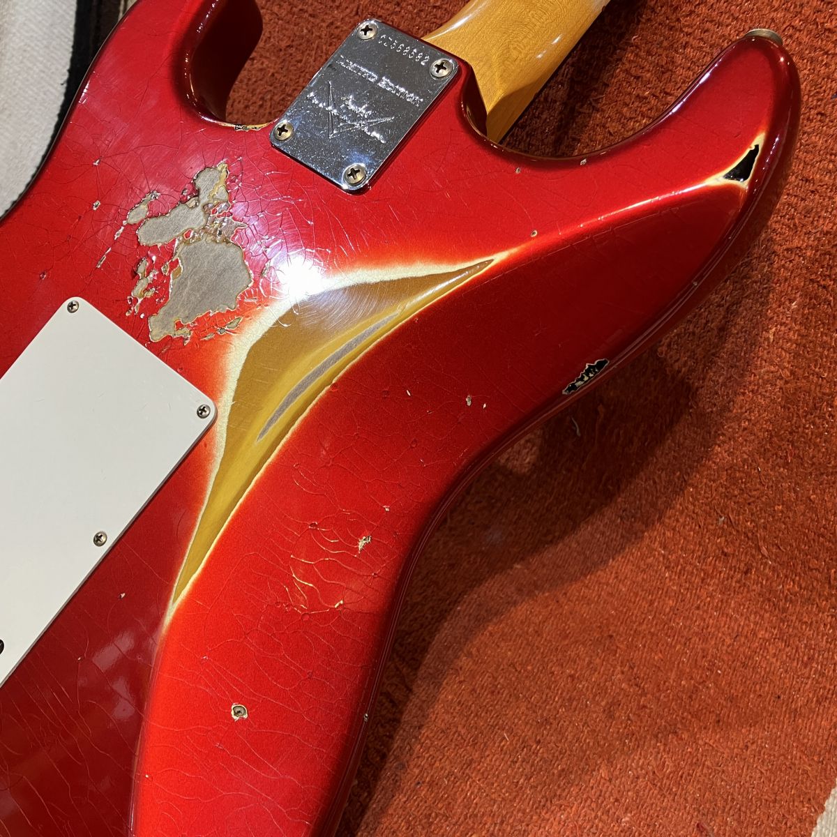 [SN CZ568582] USED Fender Custom Shop / LTD 1962 Stratocaster Heavy Relic Aged Candy Apple Red over 3Tone Sunburst [04]