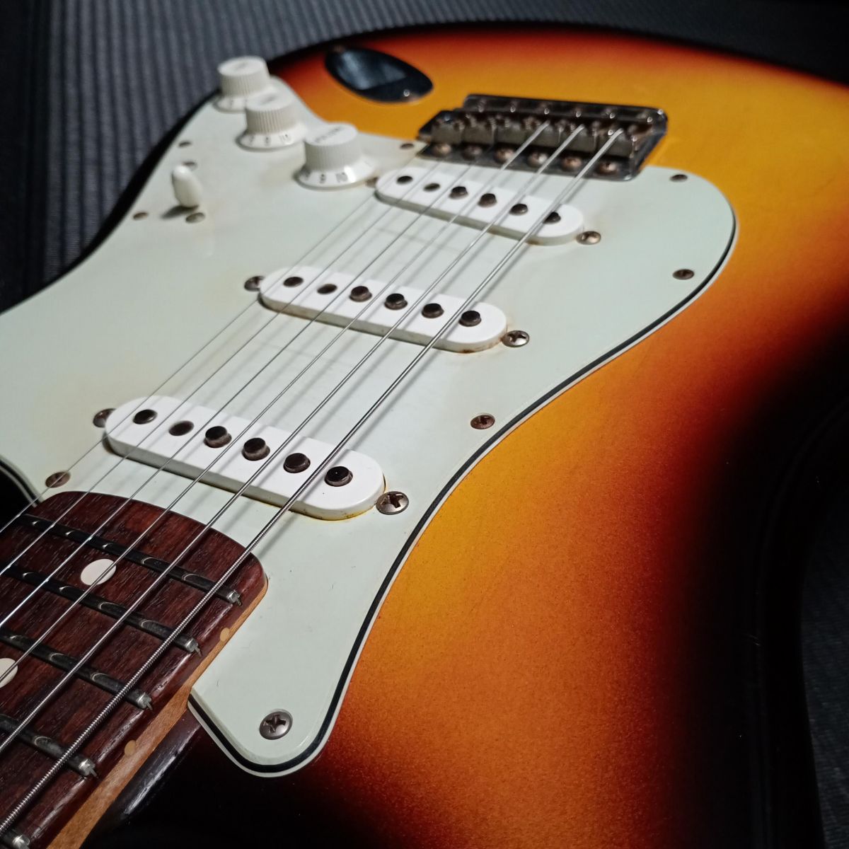 [SN R70384] USED Fender Custom Shop / 1961 Stratocaster Closet Classic 3-Color Sunburst -2013- [04]