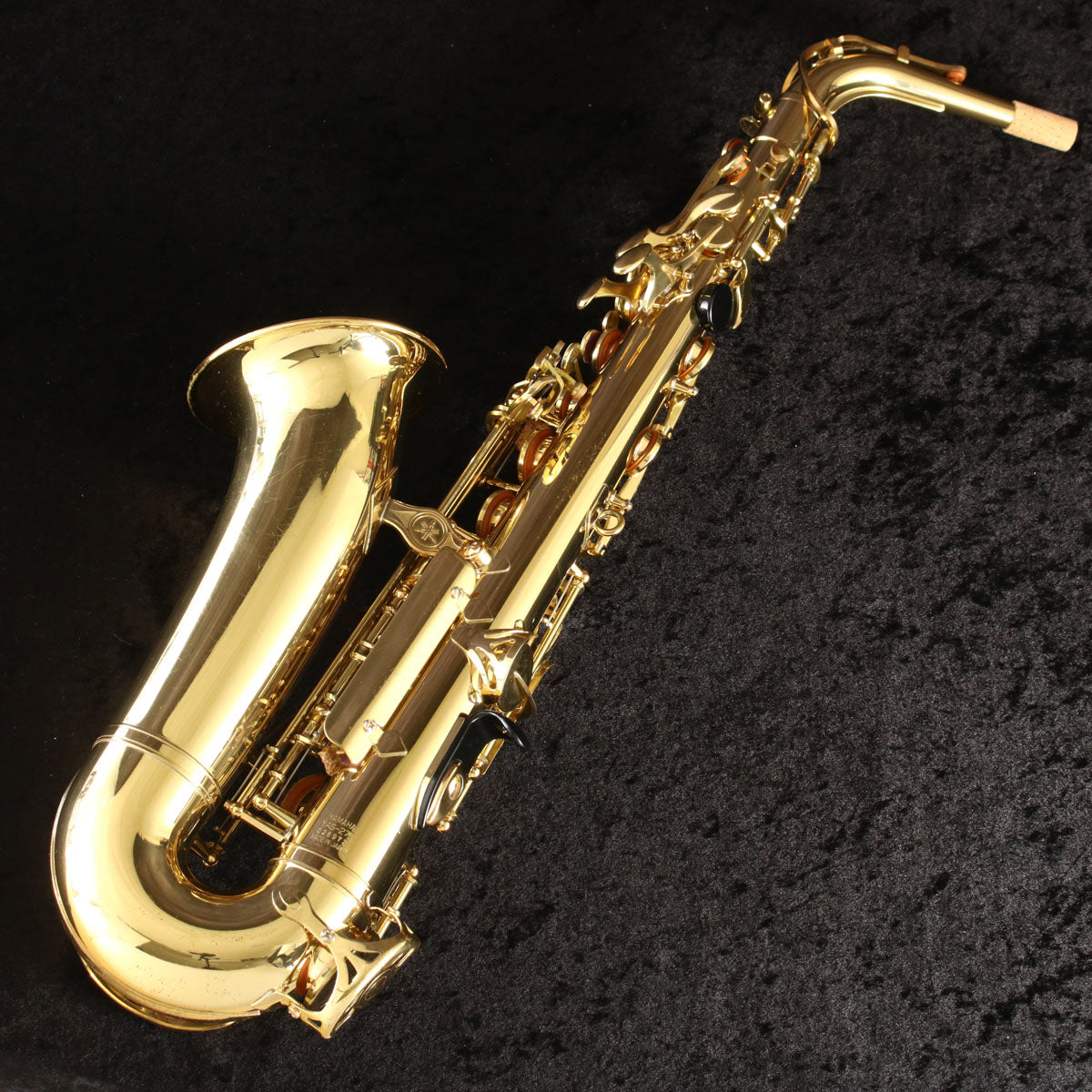 Yas 275 deals alto saxophone