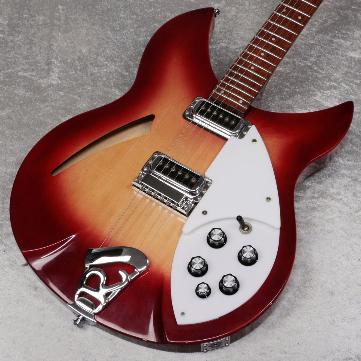 rickenbacker – Ishibashi Music Corporation.