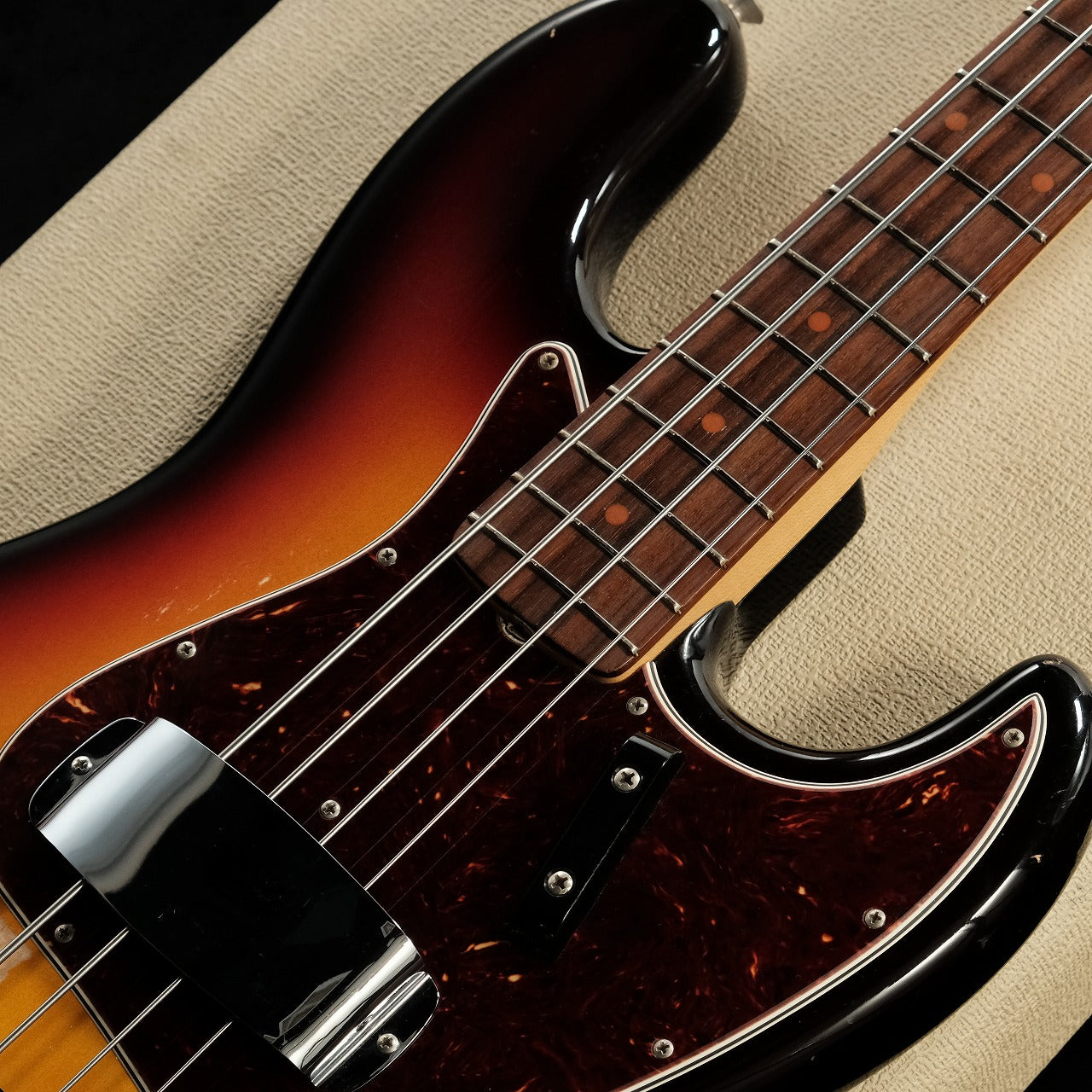 [SN V1424288] USED FENDER / American Vintage 64 Jaz Bass 3-Color Sunburst [05]