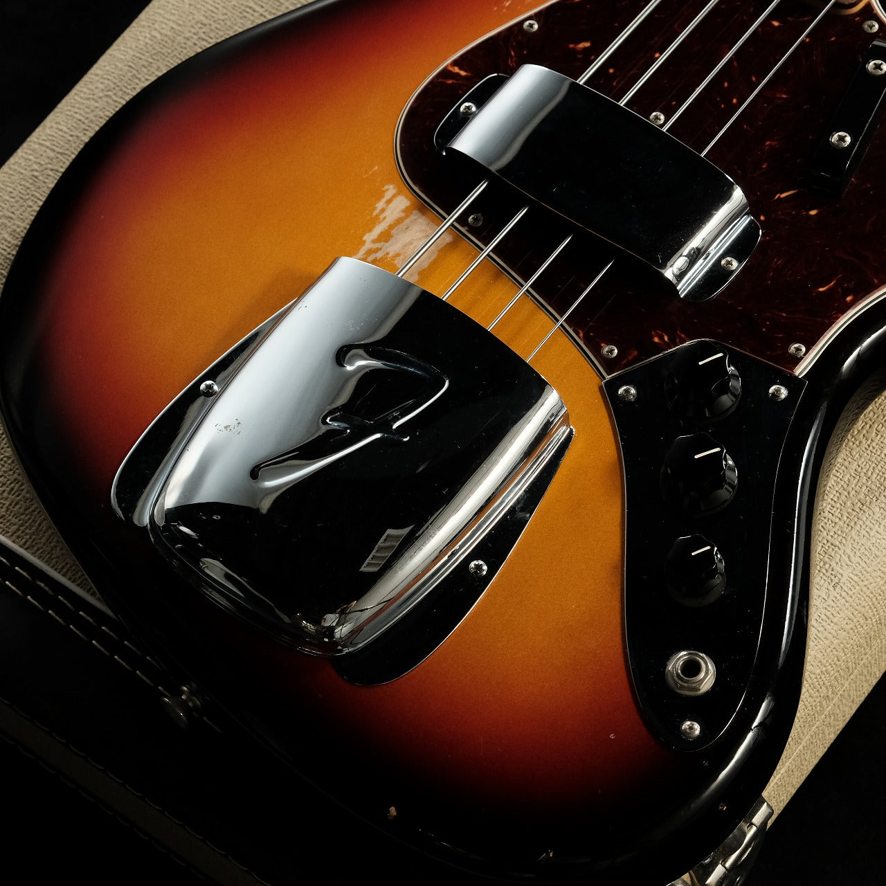 [SN V1424288] USED FENDER / American Vintage 64 Jaz Bass 3-Color Sunburst [05]