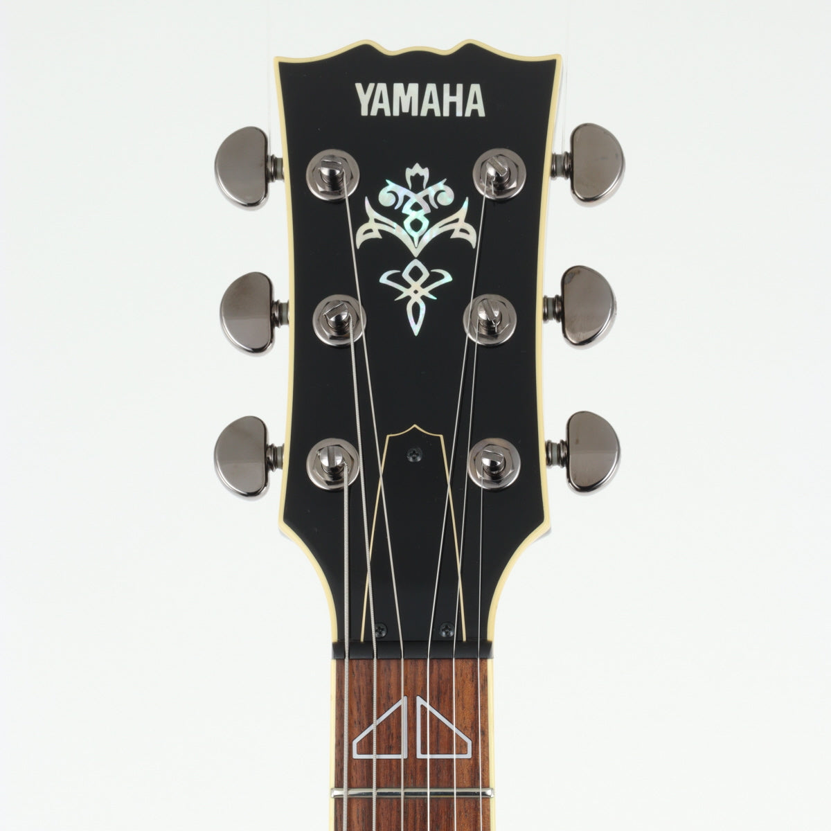 [SN HHH053E] USED YAMAHA Yamaha / SG1820A Silver Burst SVB [20]