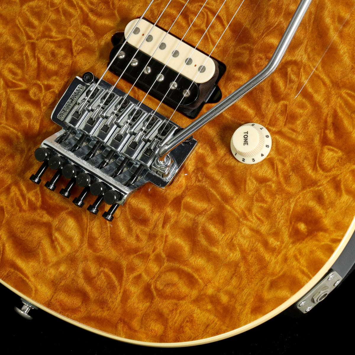 [SN 89138] USED MUSIC MAN / Axis EX Translucent Gold MUSIC MAN [3.55kg] [Made in Japan/High End Guitars] [08]