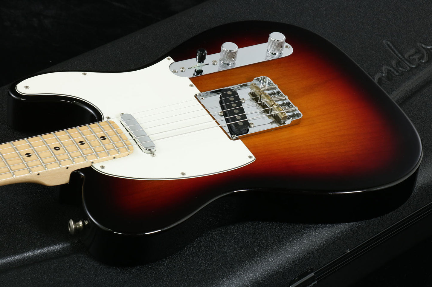 [SN US19060414] USED Fender USA / American Professional Telecaster Maple Fingerboard 3-Color Sunburst [2019 / 3.48kg] Fender [08]