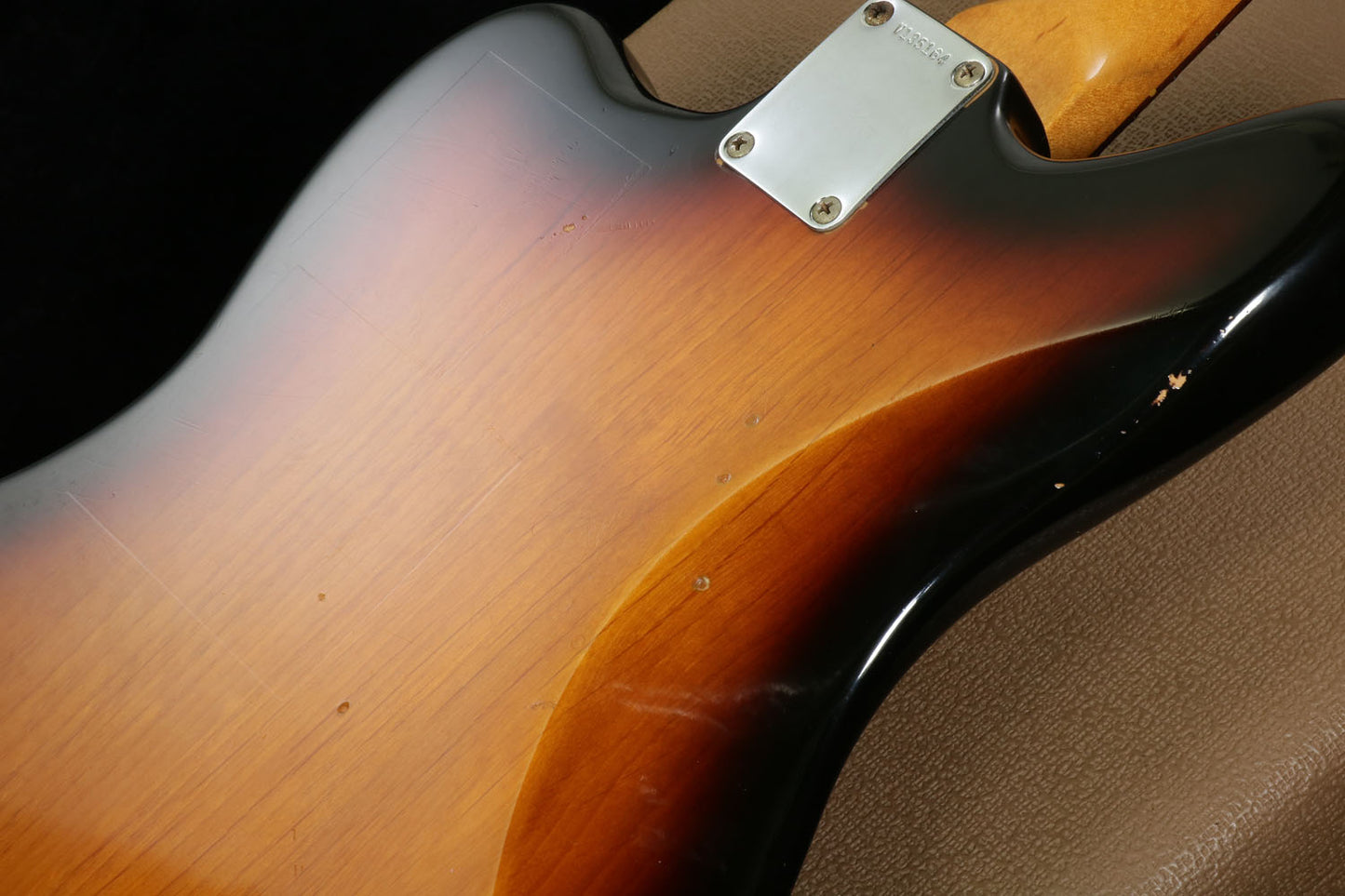 [SN V135164] USED Fender USA / American Vintage 62 Jaguar 3-Color Sunburst [2001 / 4.05kg] Fender Jaguar [08]