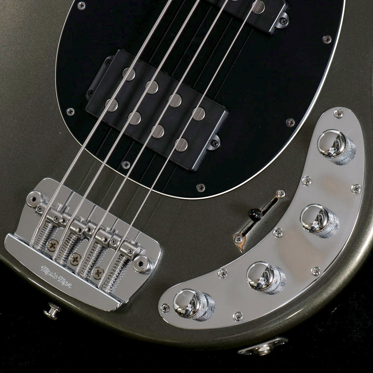 [SN E50594] USED MUSIC MAN / Sting Ray 4 HS Graphite Pearl/R [2006/4.25kg] MUSIC MAN Sting Ray [08]