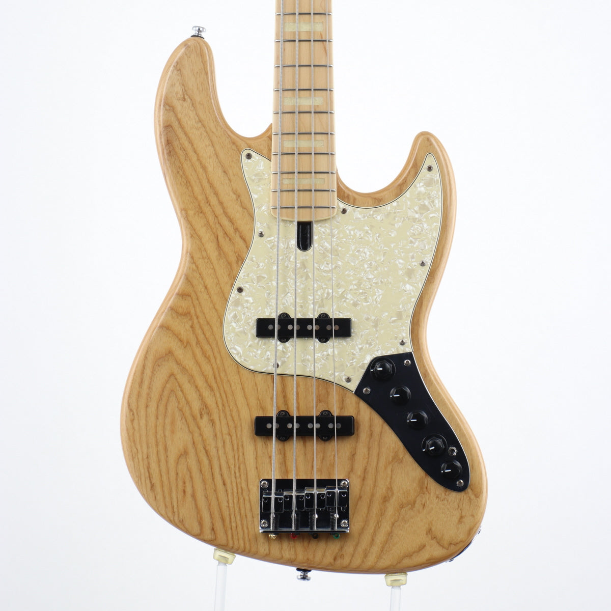 Jazz bass type [Electric bass › Jazz bass type]
