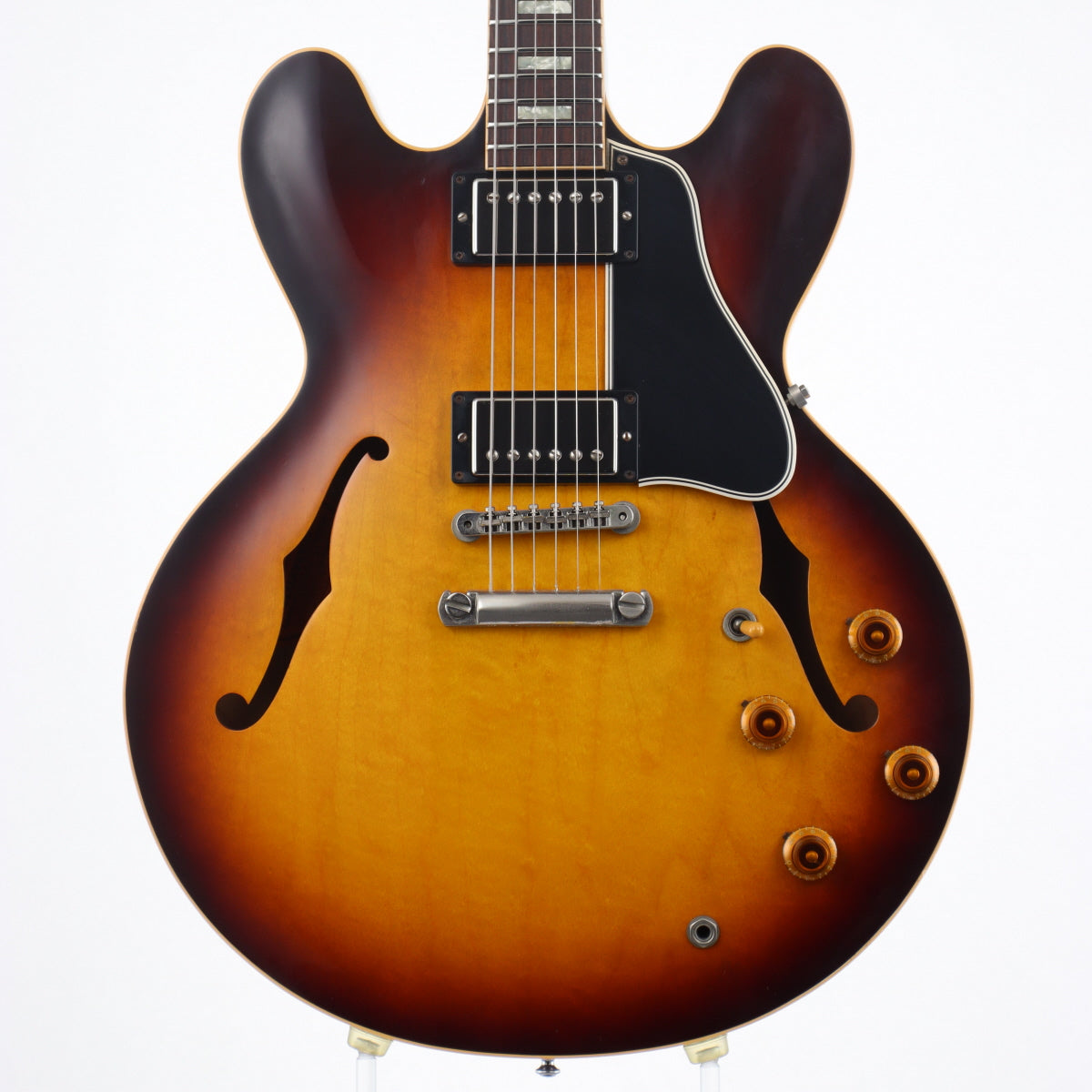 Semi-acoustic [Electric guitar › Semi-acoustic]