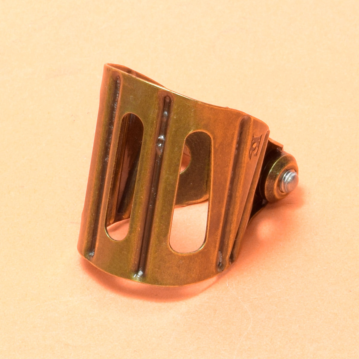 Tenor metal size [Wind instrument accessories › ligature › tenor metal size]