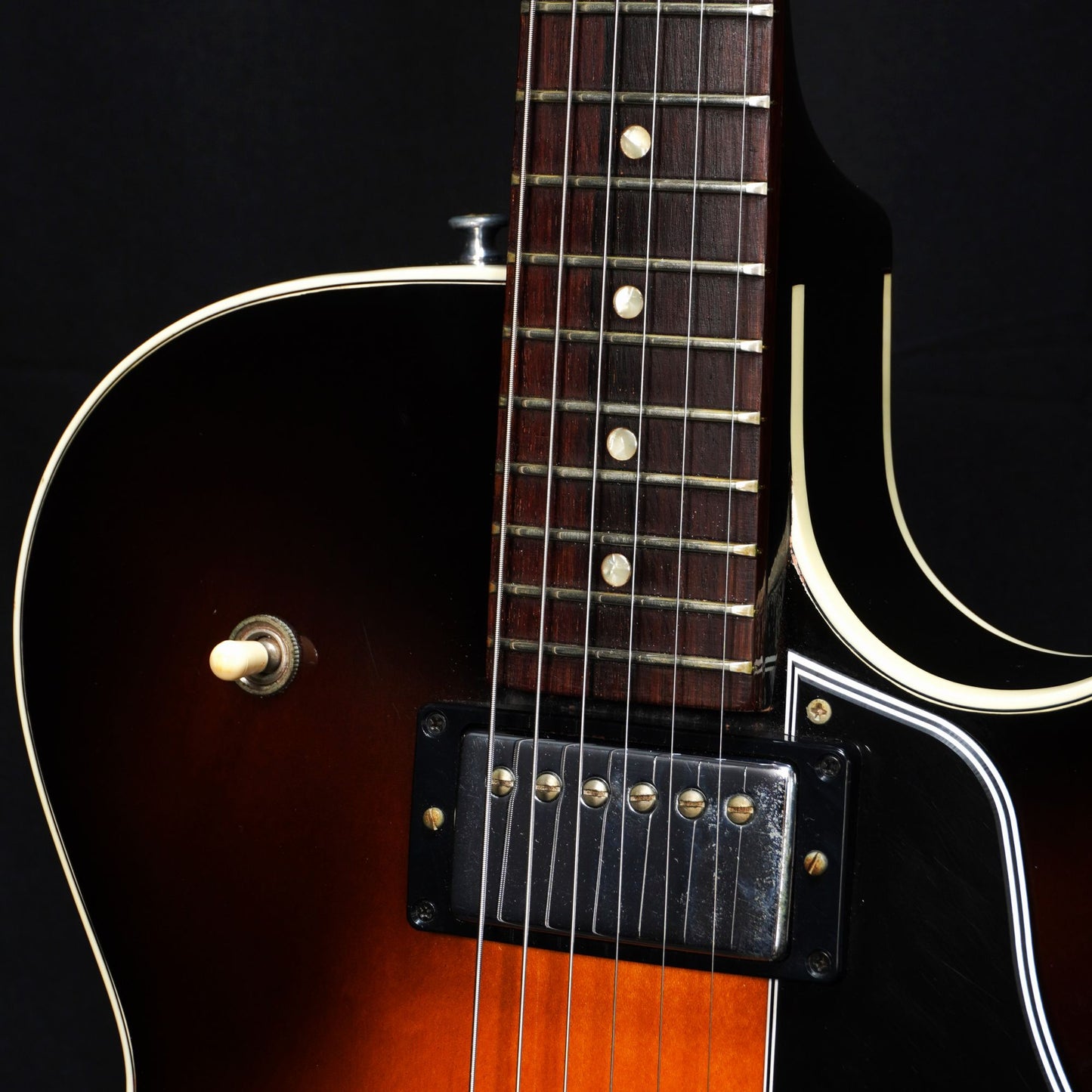 [SN 02091355] USED Gibson Memphis / ES-135 Sunburst -2001- [04]