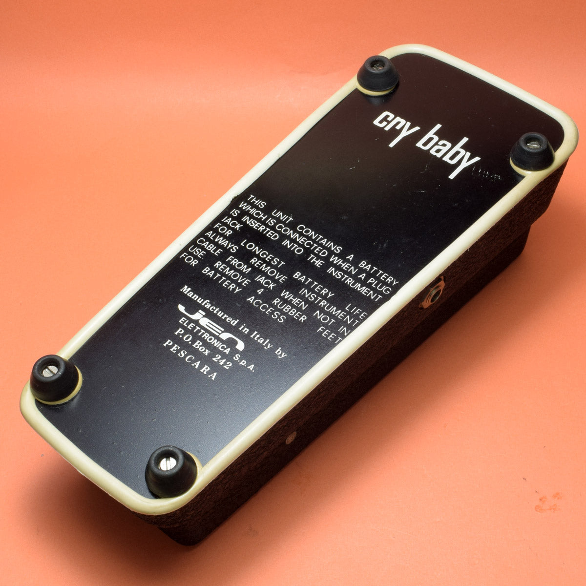 USED JEN JEN / cry baby P.O. Box 242 PESCARA Red Fasel [20]