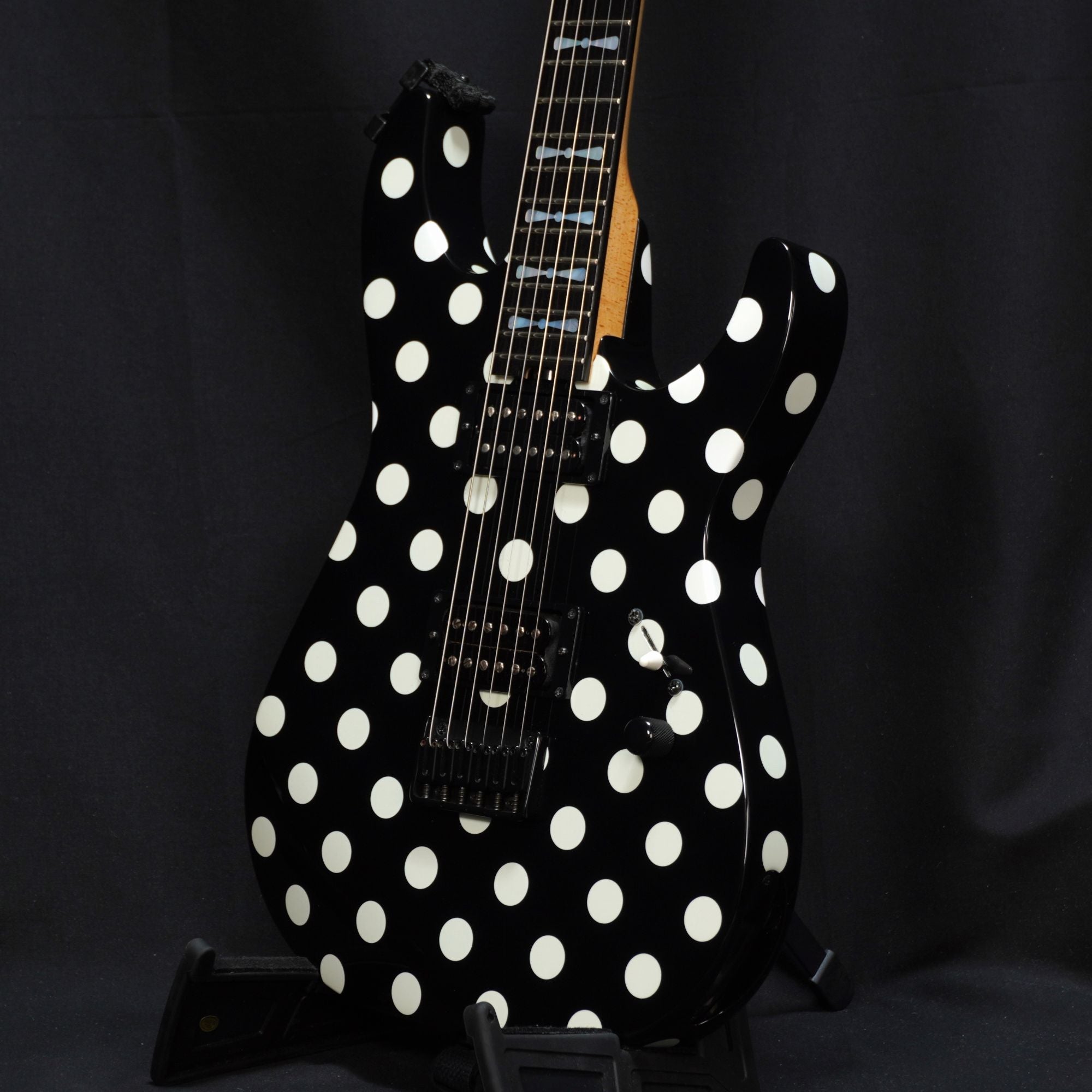 Soloist/Dinky type [Electric guitar › Soloist/Dinky type
