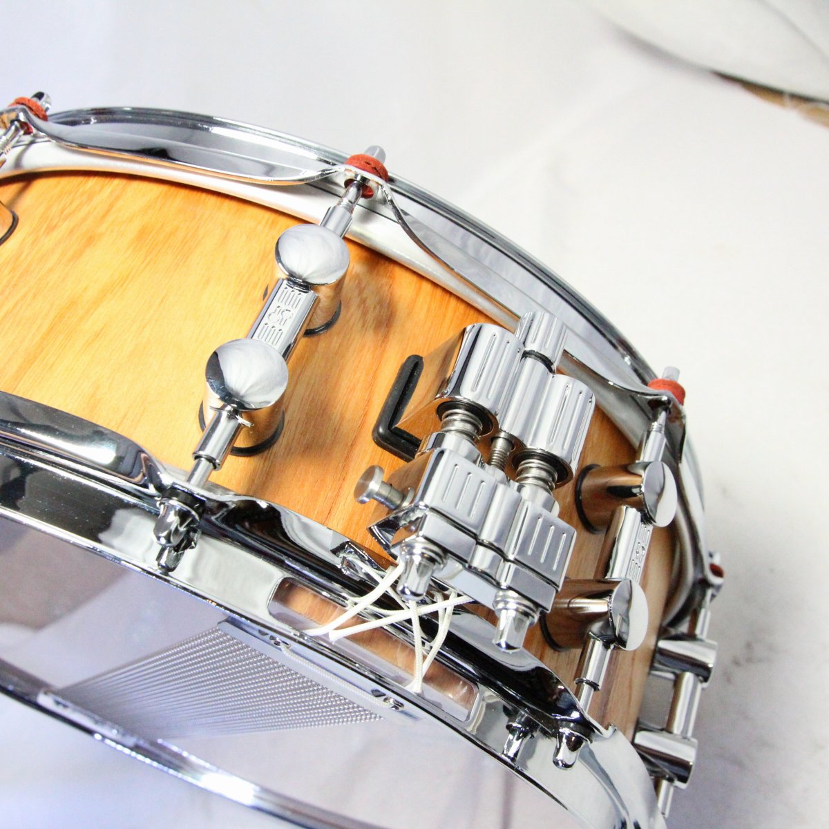 USED SONOR / SSE13-1405SDW KEYAKI Snare Drum 14x5, pure Japanese zelkova wood, gouged body, case included [08]