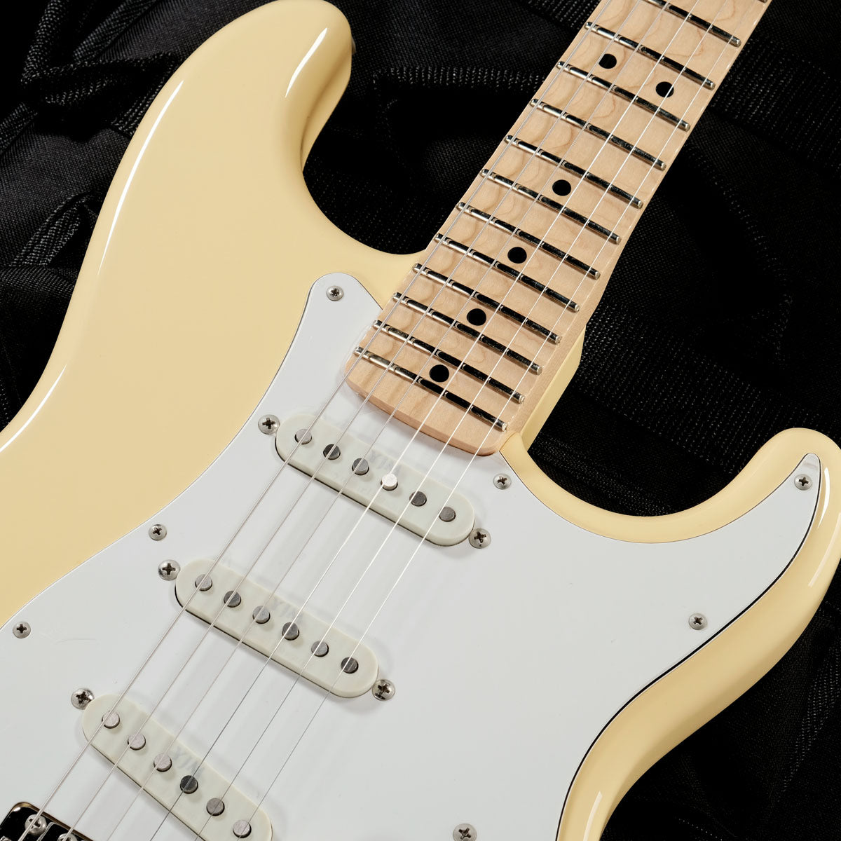 [SN JD15017463] USED Fender / ST-YJM / Yngwie Malmsteen Stratocaster Yellow White [05]