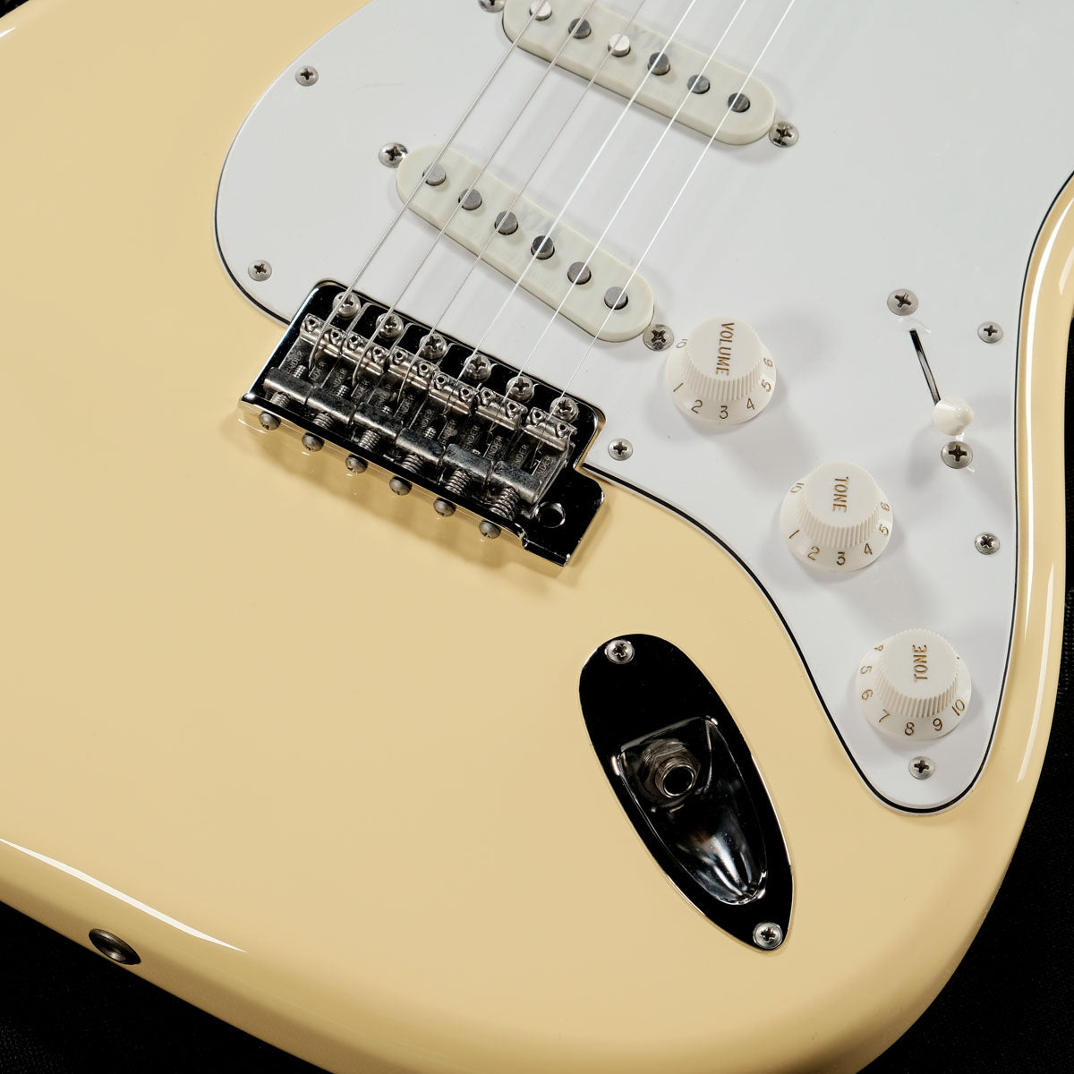 [SN JD15017463] USED Fender / ST-YJM / Yngwie Malmsteen Stratocaster Yellow White [05]