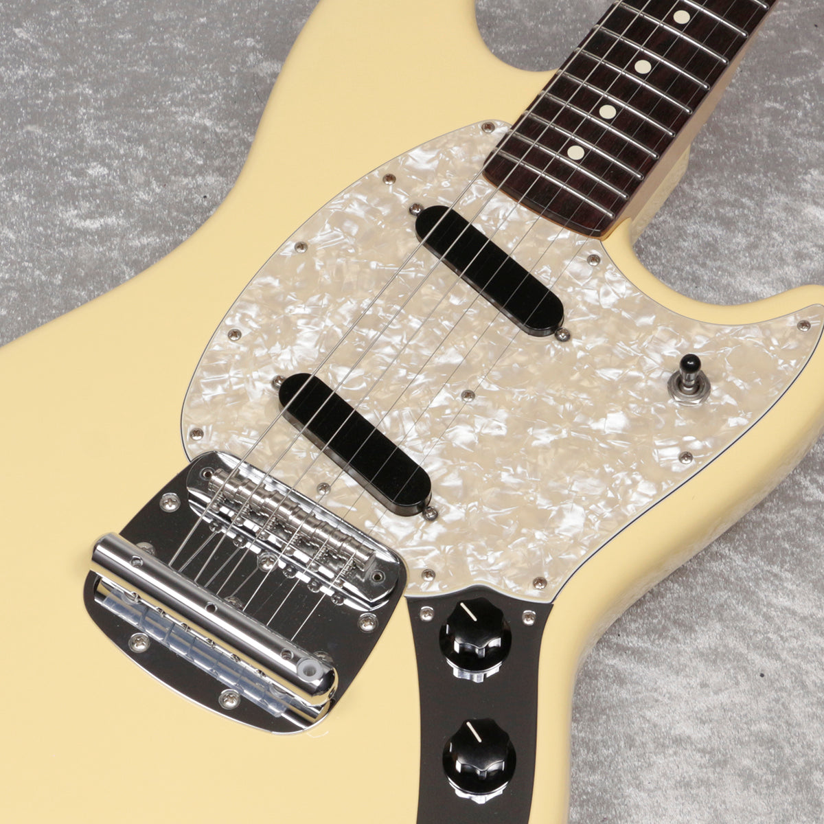 [SN US19012680] USED FENDER USA / American Performer Mustang Vintage White [06]