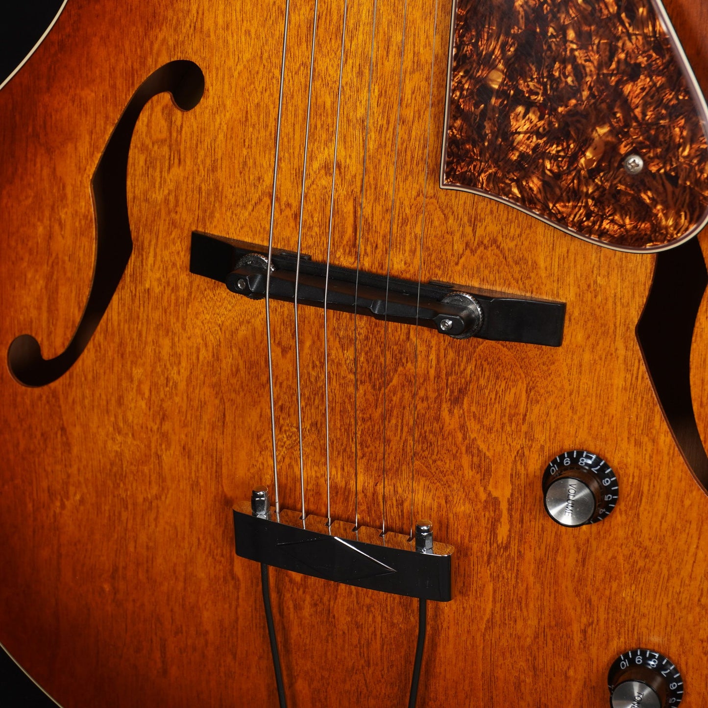 [SN 031986004811] USED Godin / 5th Avenue Kingpin P90 Cognac Burst [04]