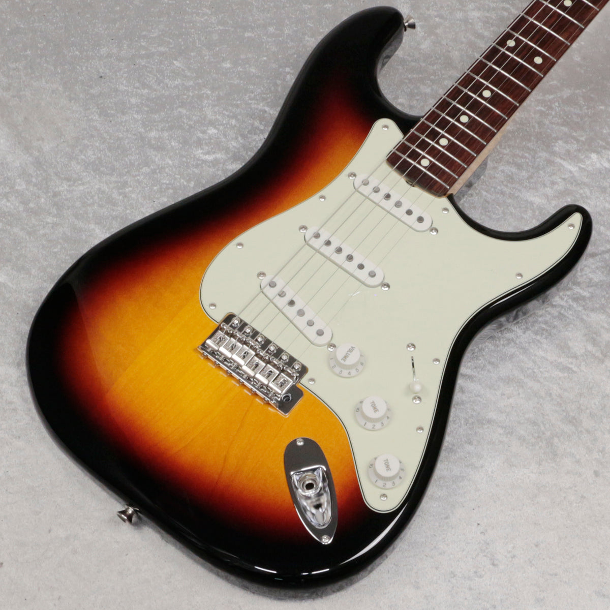 [SN JD23028266] USED FENDER / MIJ Traditional II 60s Stratocaster 3-Color Sunburst [06]
