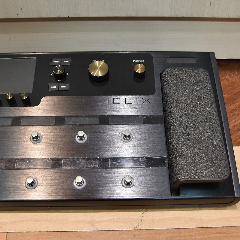 LINE6 Helix Floor ほぼ未使用品　箱付属品完備　純正バッグ付属 Line6 Helix Floor ほぼ未使用品 箱付属品完備 別売純正バッグ
