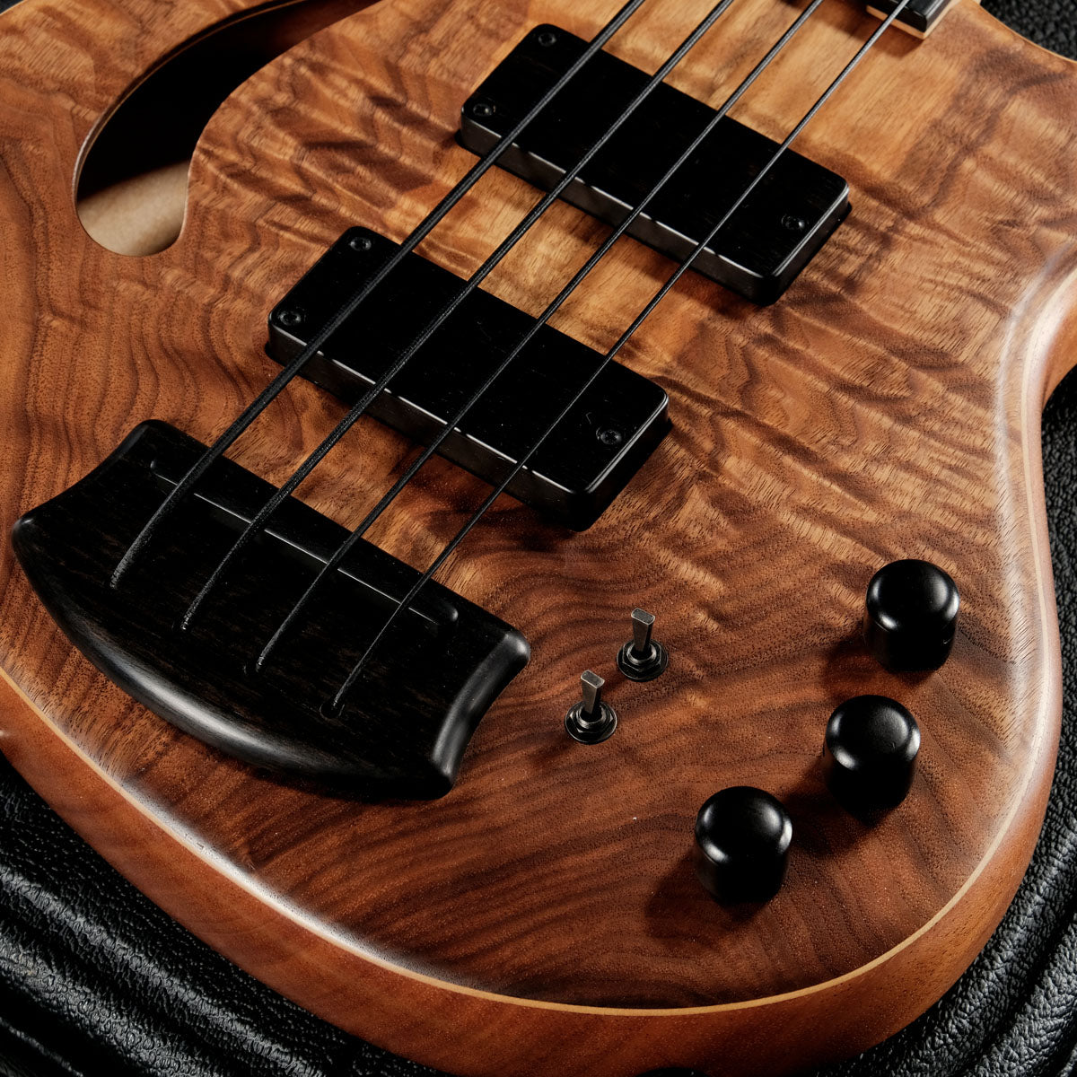 [SN Ho33 005] USED ADAMOVIC / Hollow 33 [05]