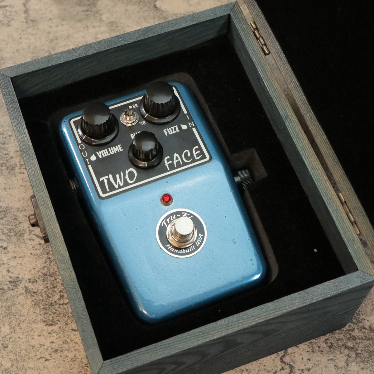 [SN 3209] USED Tru-Fi / Two Face Fuzz [10]