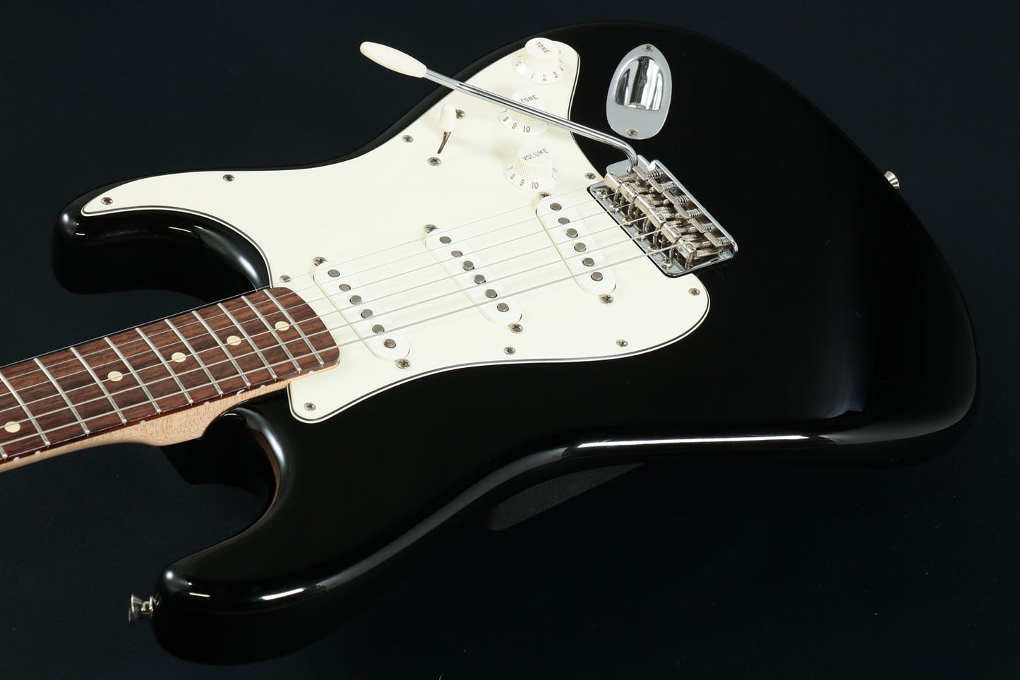 [SN V08014] USED Fender USA / FSR American Vintage 70s Stratocaster Matching Head Black [3.58kg / 2013] Fender [08]