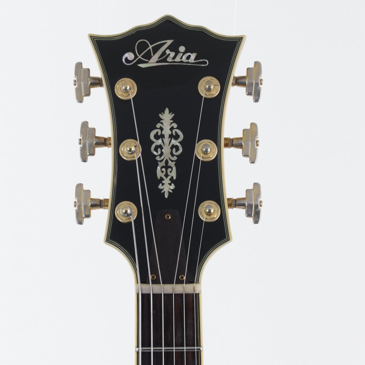 [SN S110110493] USED Aria / FA-BW Almond Burst [12]