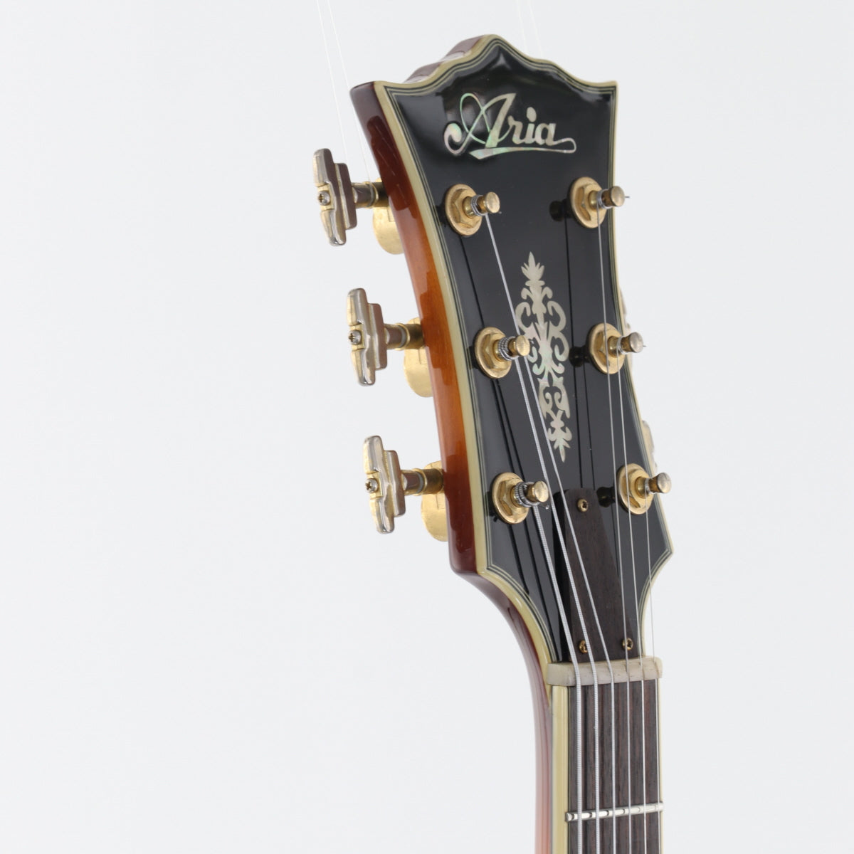 [SN S110110493] USED Aria / FA-BW Almond Burst [12]