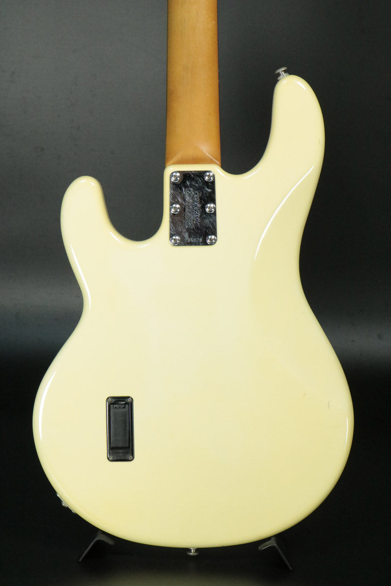 [SN E34928] USED MUSICMAN / Stingray 4 White R/MH [10]