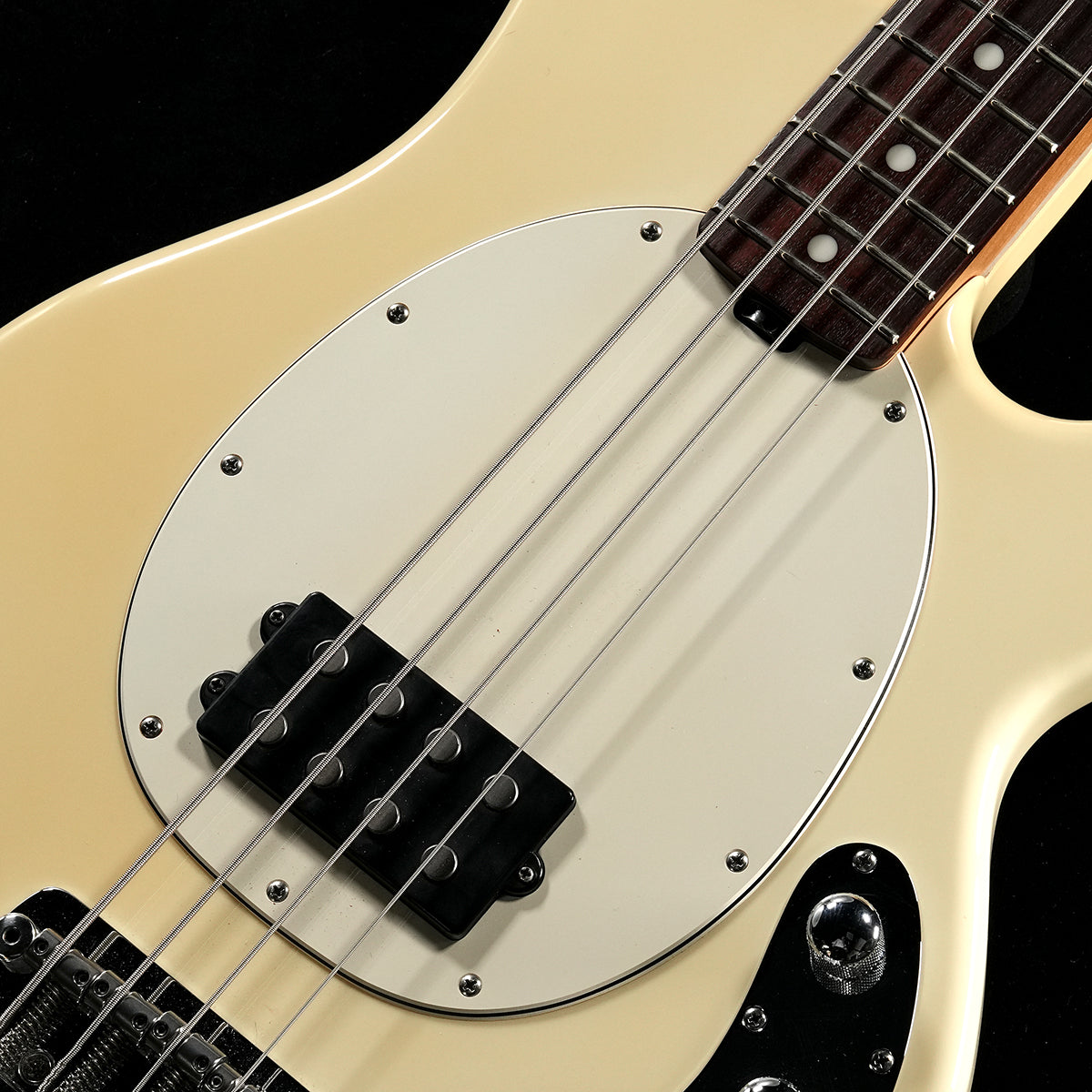 [SN E58507] USED Musicman / 2007 Stingray 4 White [05]