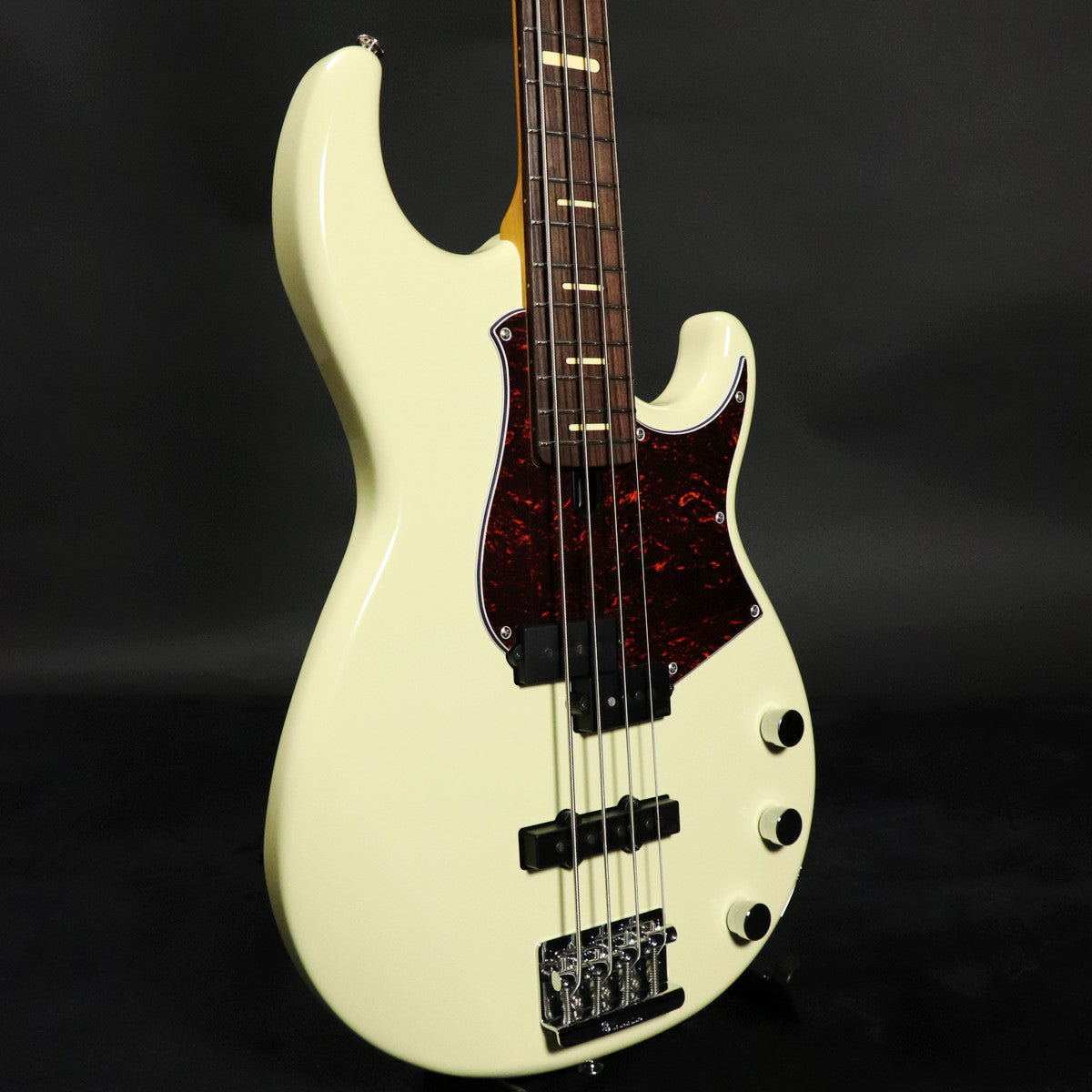 ★美品★ YAMAHA BBP34 Vintage White YAMAHA BBP34 Vintage White Electric Bass Guitar w/hard case made