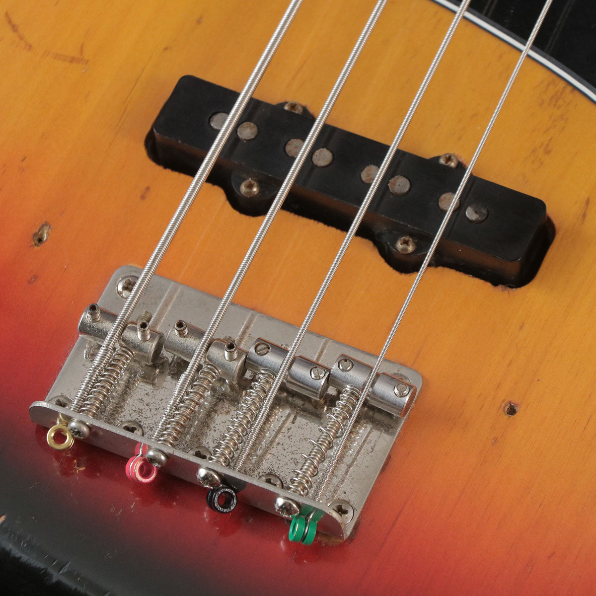 Fender USA / 1974 Jazz Bass Sunburst – Ishibashi Music Corporation.