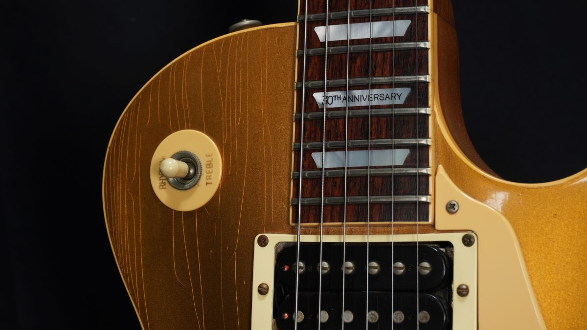 Gibson /Les Paul Standard Gold Top 30th Anniversary -1982