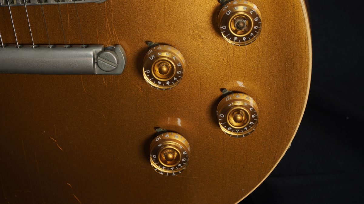 Gibson /Les Paul Standard Gold Top 30th Anniversary -1982