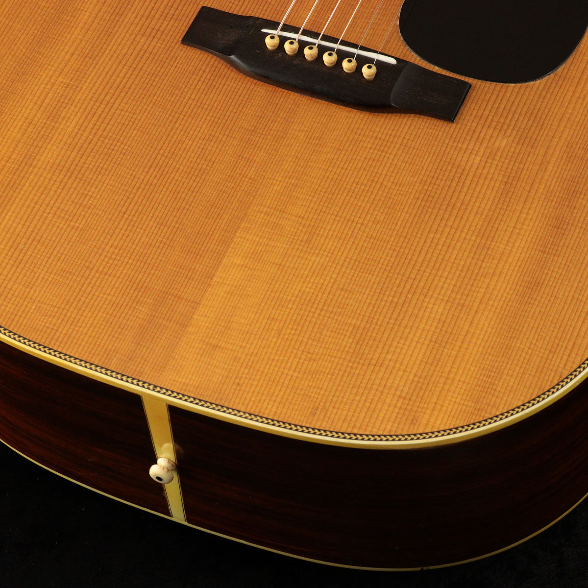 MARTIN / HD-28 1979 – Ishibashi Music Corporation.