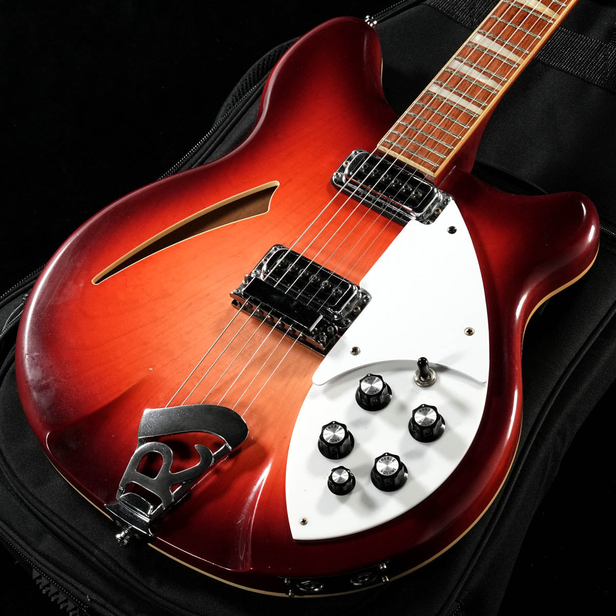 rickenbacker – Ishibashi Music Corporation.